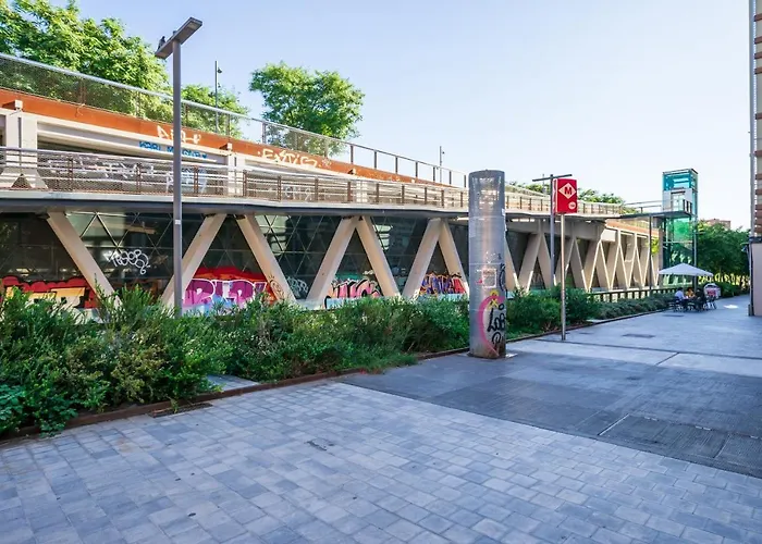 Charming & Convenient Near Plaza Espanya شقة *